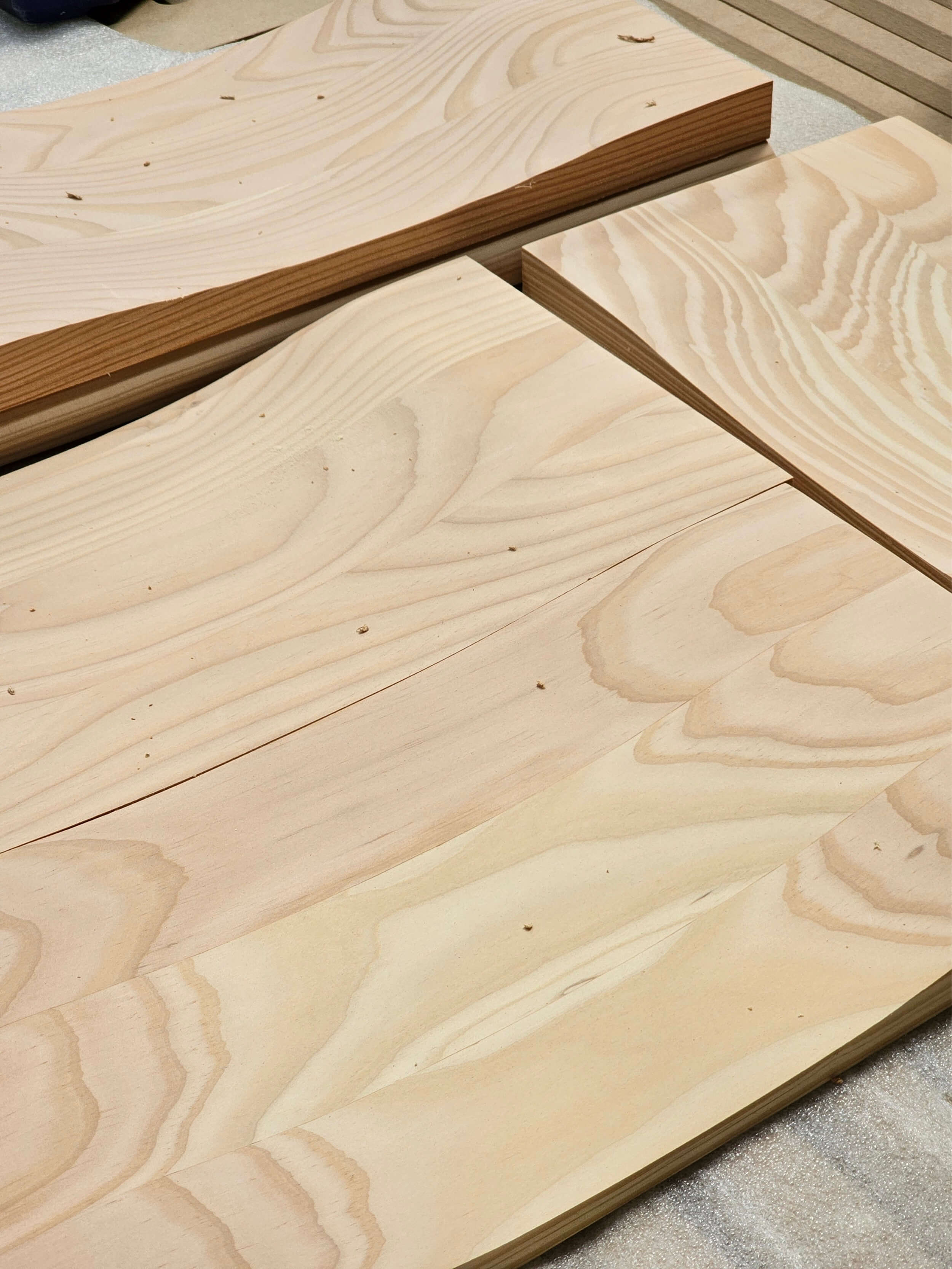 Material-Douglas-Fir-in-Designer-Products-Flexhouse-6