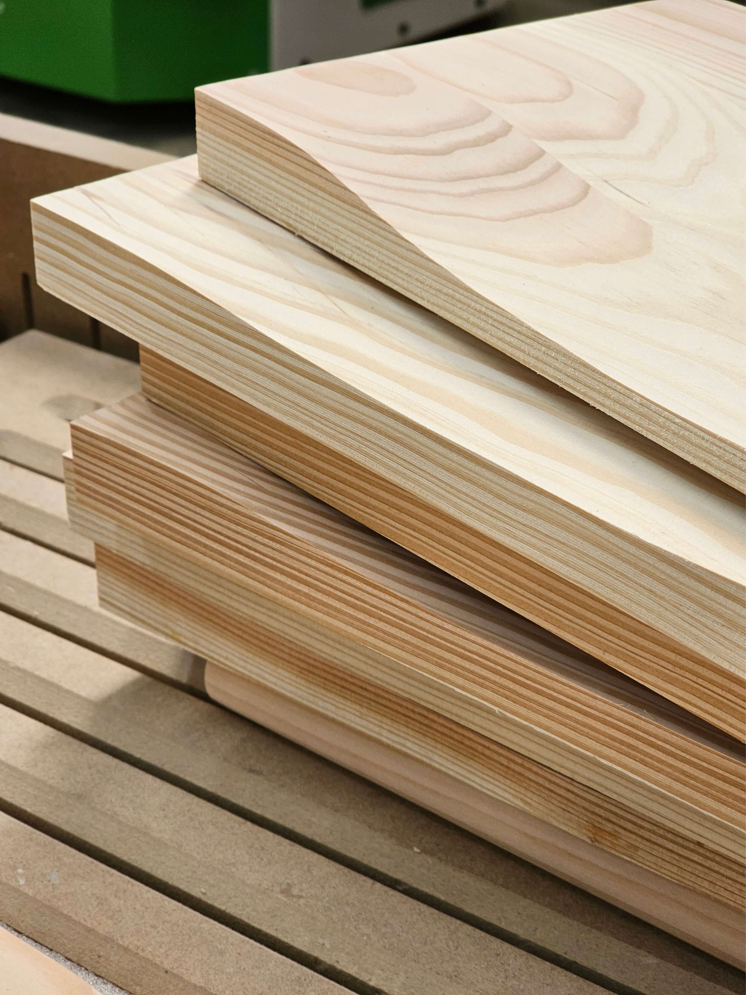 Material-Douglas-Fir-in-Designer-Products-Flexhouse-7