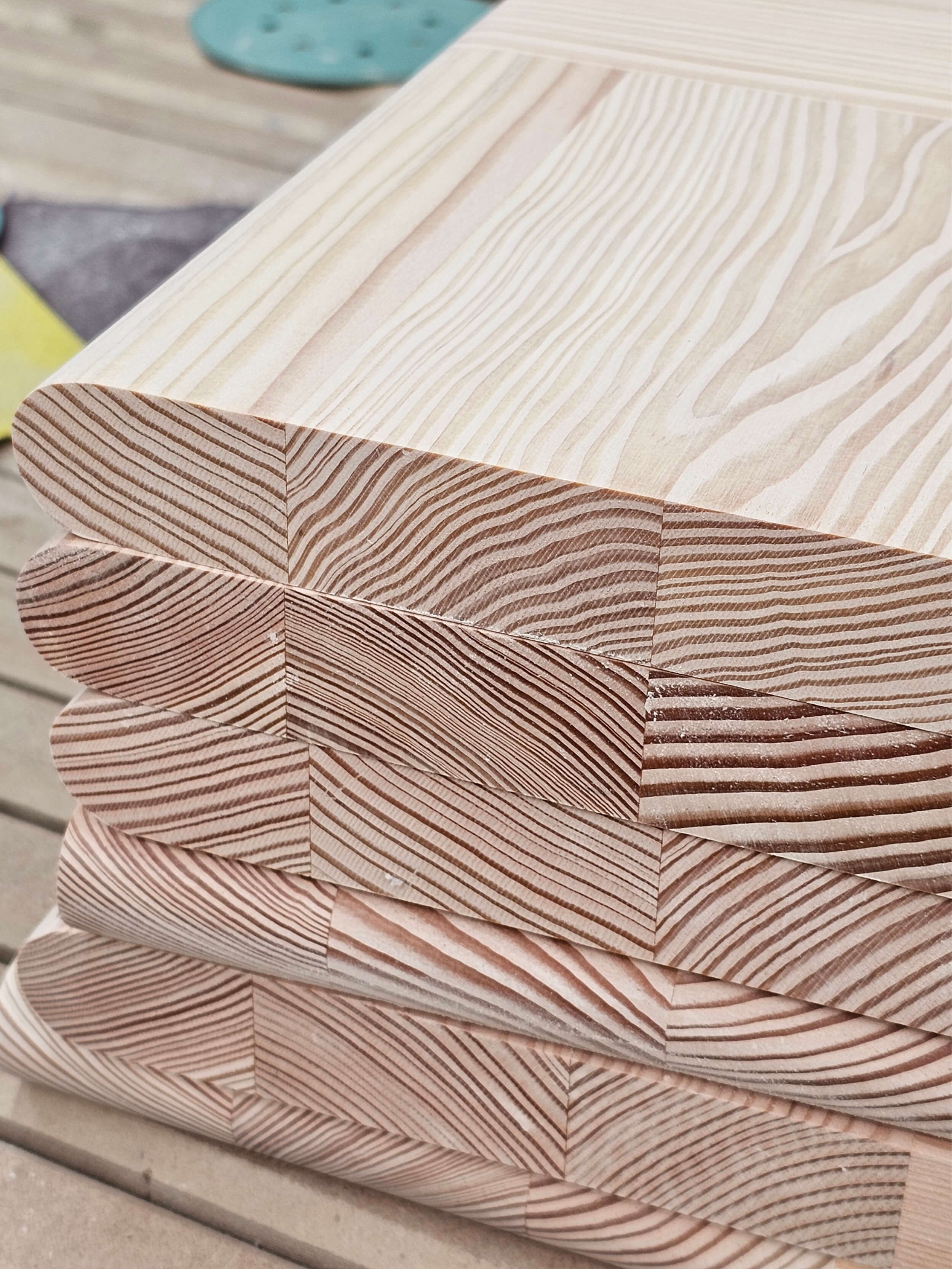 Material-Douglas-Fir-in-Designer-Products-Flexhouse-8